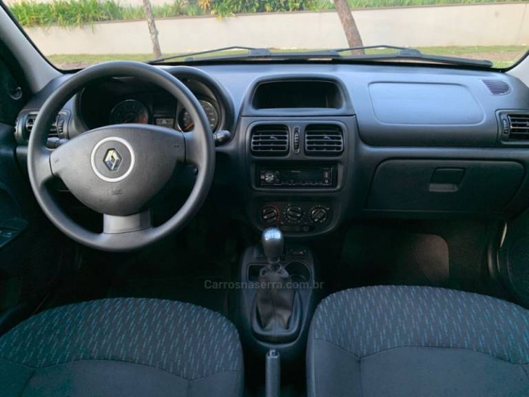 RENAULT - CLIO - 2015/2016 - Branca - R$ 39.900,00