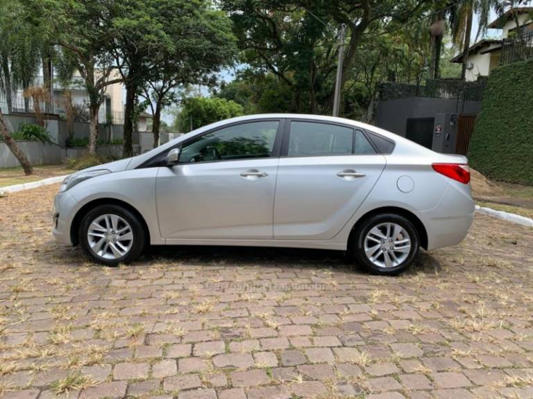 HYUNDAI - HB20S - 2013/2014 - Prata - R$ 58.900,00