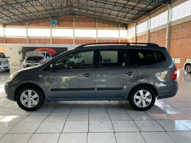 NISSAN - LIVINA - 2011/2012 - Cinza - R$ 41.900,00