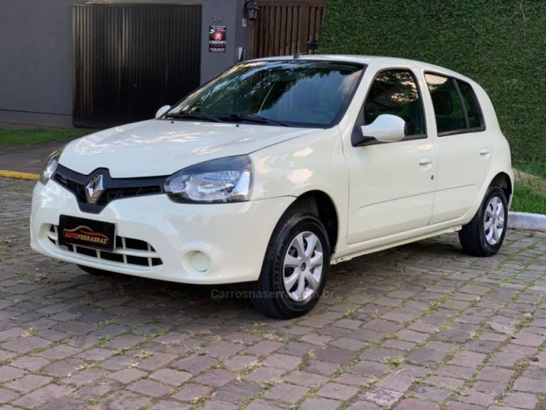 RENAULT - CLIO - 2015/2016 - Branca - R$ 39.900,00