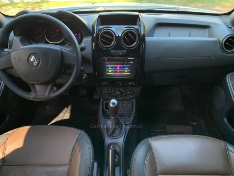 RENAULT - DUSTER - 2015/2016 - Branca - R$ 63.900,00