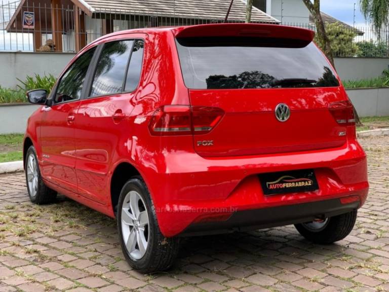 VOLKSWAGEN - FOX - 2016/2017 - Vermelha - R$ 50.500,00