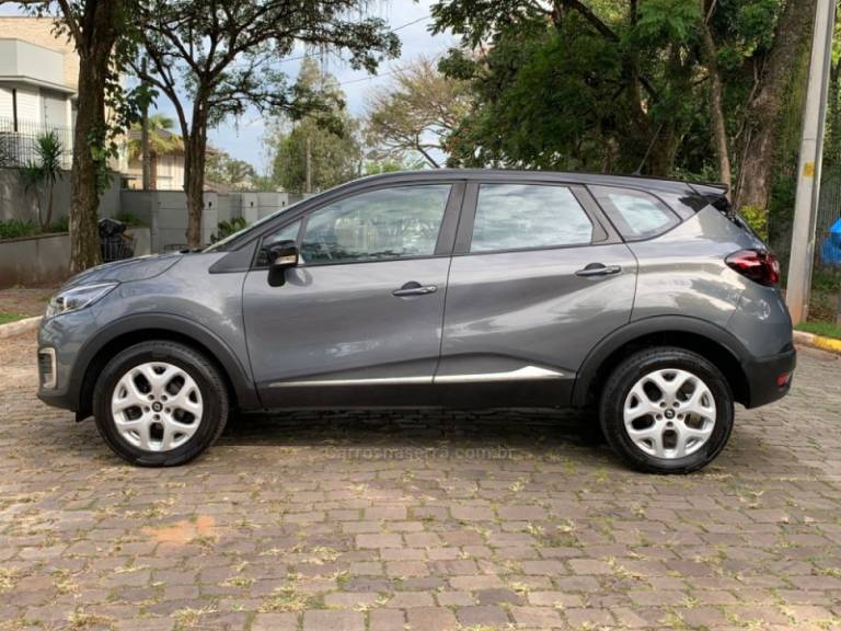 RENAULT - CAPTUR - 2017/2018 - Cinza - R$ 75.900,00