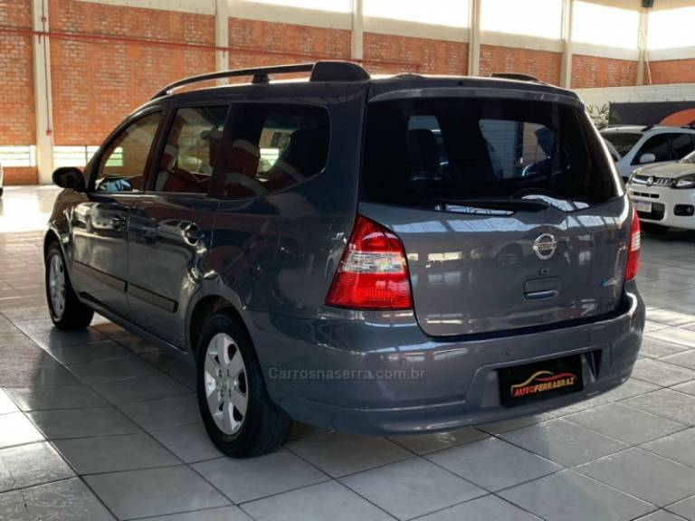 NISSAN - LIVINA - 2011/2012 - Cinza - R$ 41.900,00