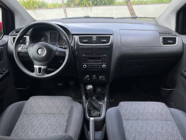 VOLKSWAGEN - FOX - 2013/2013 - Vermelha - Sob Consulta