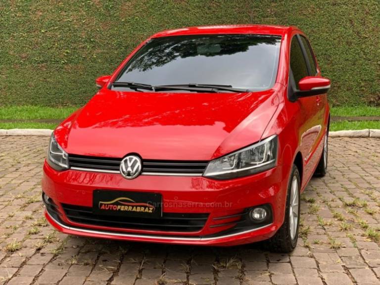 VOLKSWAGEN - FOX - 2016/2017 - Vermelha - R$ 50.500,00