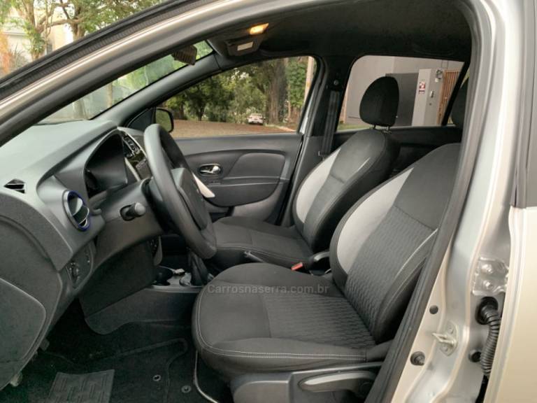 RENAULT - SANDERO - 2019/2020 - Prata - R$ 53.900,00