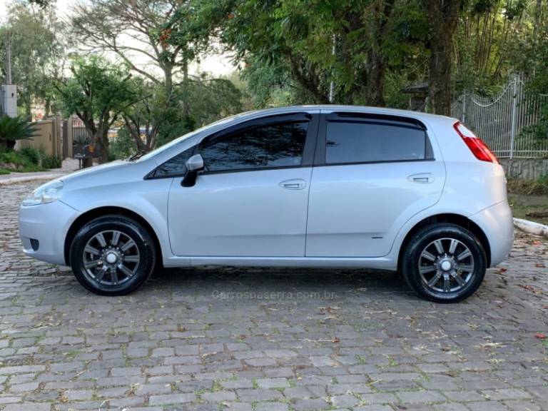 FIAT - PUNTO - 2011/2011 - Cinza - R$ 35.900,00