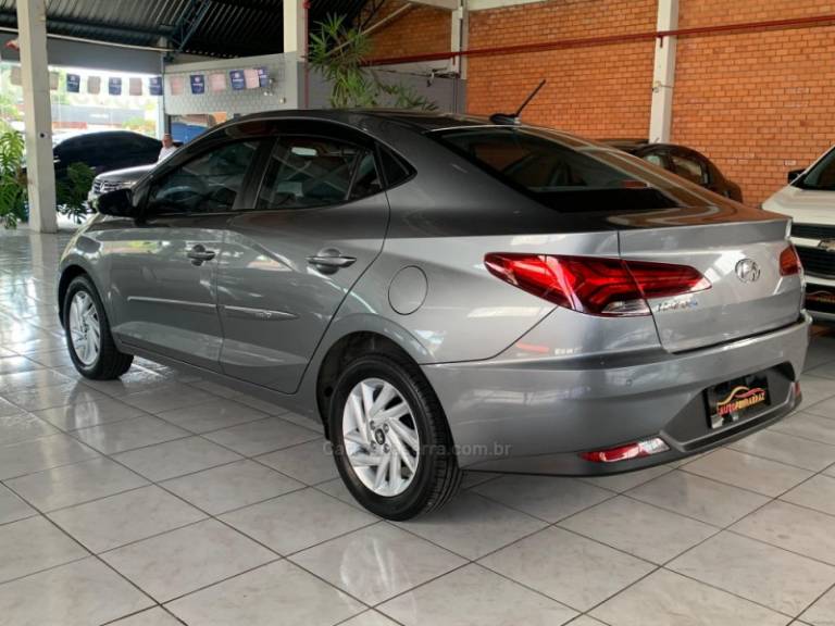 HYUNDAI - HB20S - 2022/2022 - Prata - Sob Consulta
