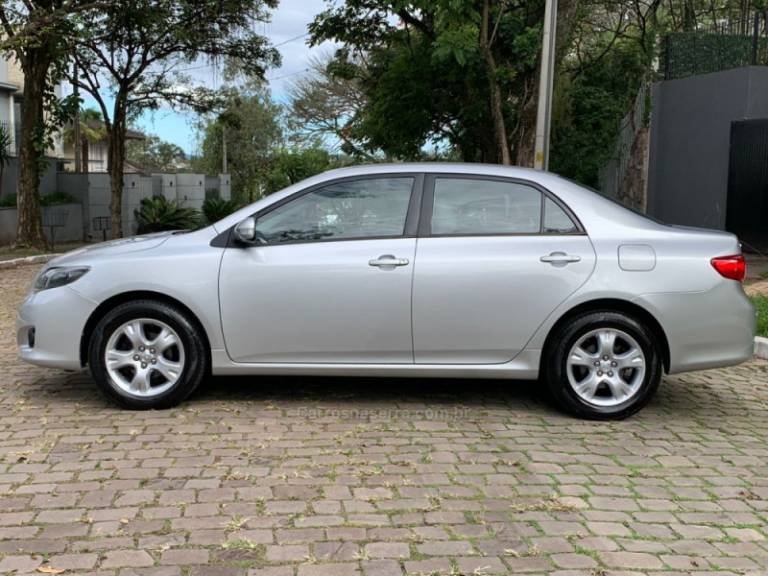 TOYOTA - COROLLA - 2009/2010 - Prata - R$ 58.900,00