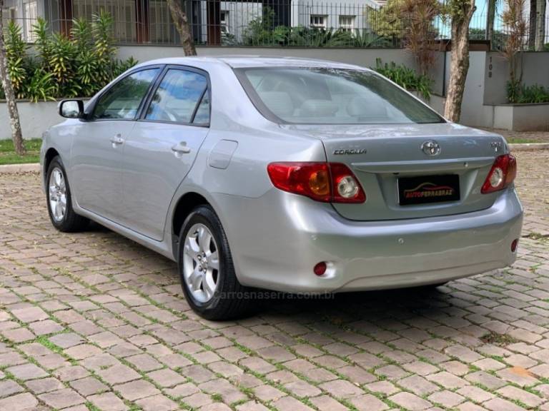 TOYOTA - COROLLA - 2009/2010 - Prata - R$ 58.900,00