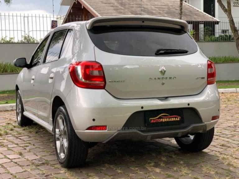 RENAULT - SANDERO - 2019/2020 - Prata - R$ 53.900,00