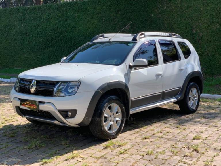 RENAULT - DUSTER - 2015/2016 - Branca - R$ 63.900,00