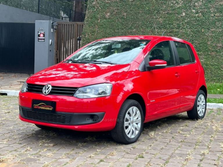 VOLKSWAGEN - FOX - 2013/2013 - Vermelha - Sob Consulta