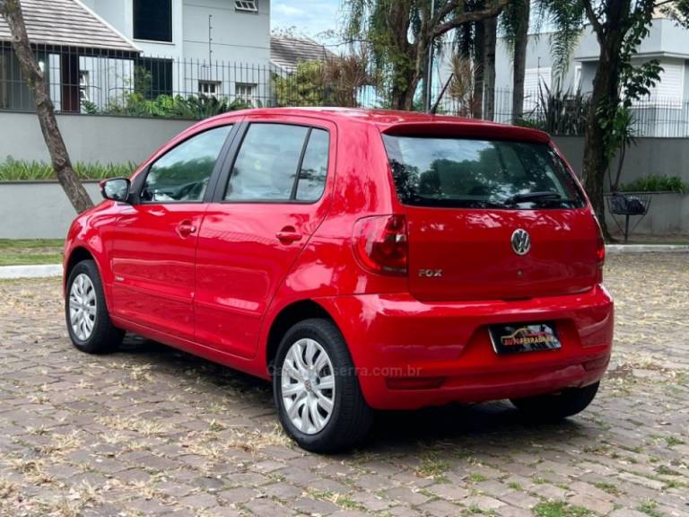 VOLKSWAGEN - FOX - 2013/2013 - Vermelha - Sob Consulta